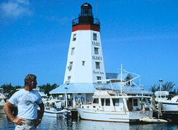 Mangrove Momma IV, docked at Faro Blanco